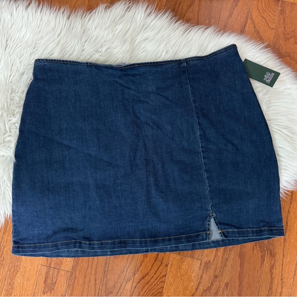 Wild Fable Notch Front Seamed Denim Mini Skirt NEW! - Picture 2 of 11